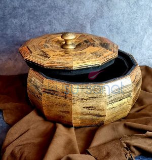 Hediye kutu. Balkabağı formunda el yapımı hediye kutusu