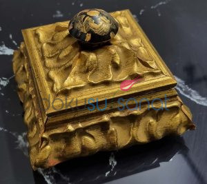 Ahşap altın renkli takı kutusu. el yapımı hediye kutusu.